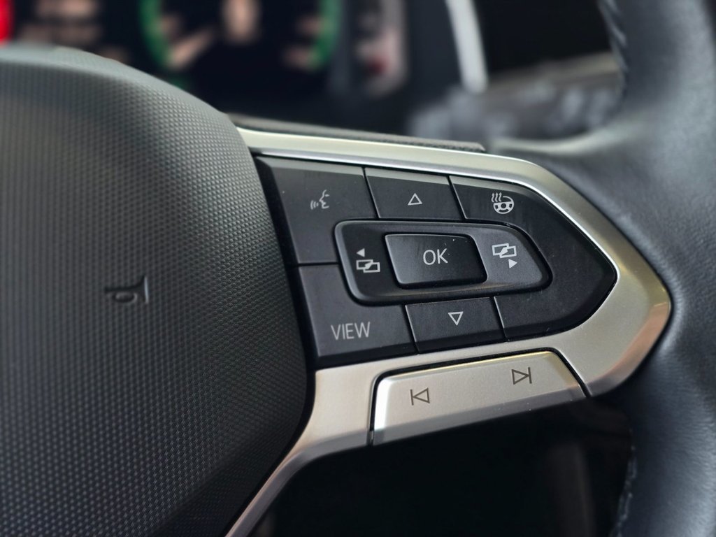 2023 Volkswagen Jetta Comfortline Sport DÉMARREUR | TOIT | CUIR | +++ in Laval, Quebec - 15 - w1024h768px
