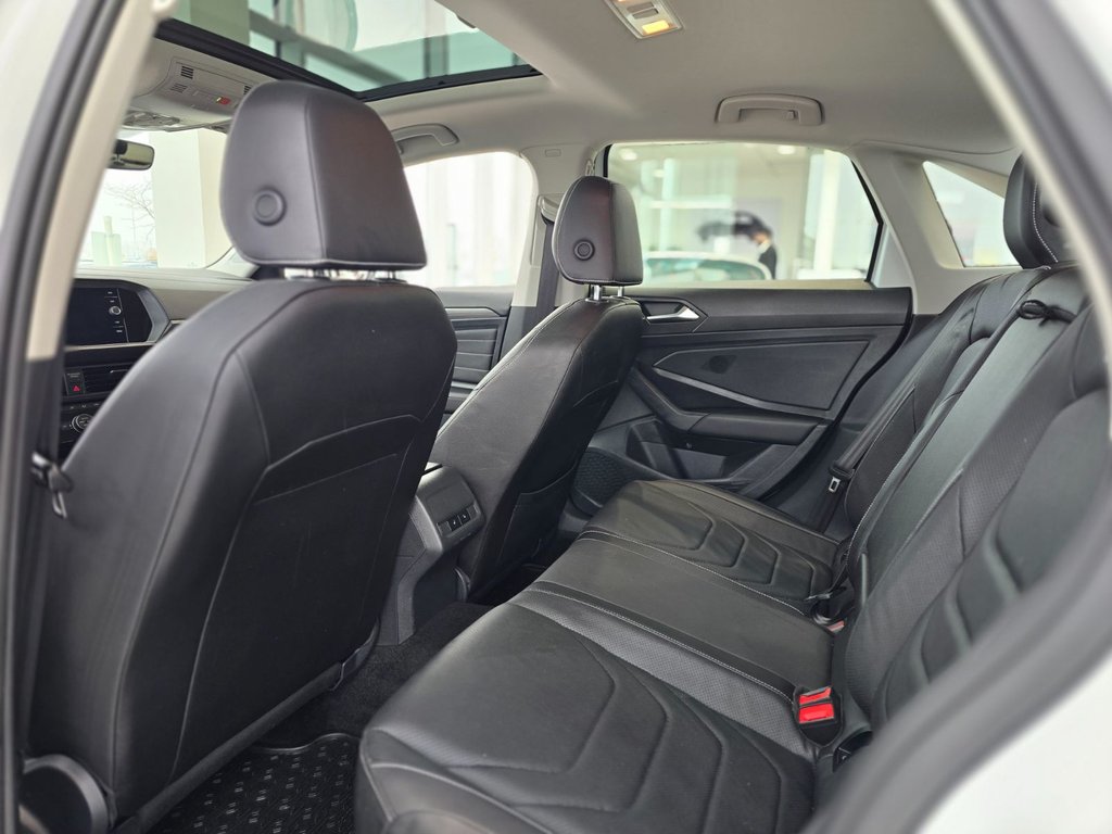 2023 Volkswagen Jetta Highline TOIT | CARPLAY | CAMÉRA | CUIR | BAS KM in Laval, Quebec - 10 - w1024h768px