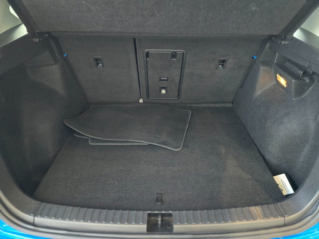 Volkswagen Taos Comfortline | TOIT PANO | CAMÉRA | CARPLAY I +++ 2022 à Laval, Québec - 9 - w1024h768px