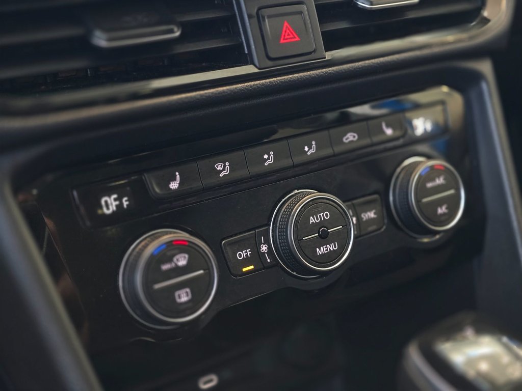 Volkswagen Taos Comfortline | TOIT PANO | CAMÉRA | CARPLAY I +++ 2022 à Laval, Québec - 17 - w1024h768px