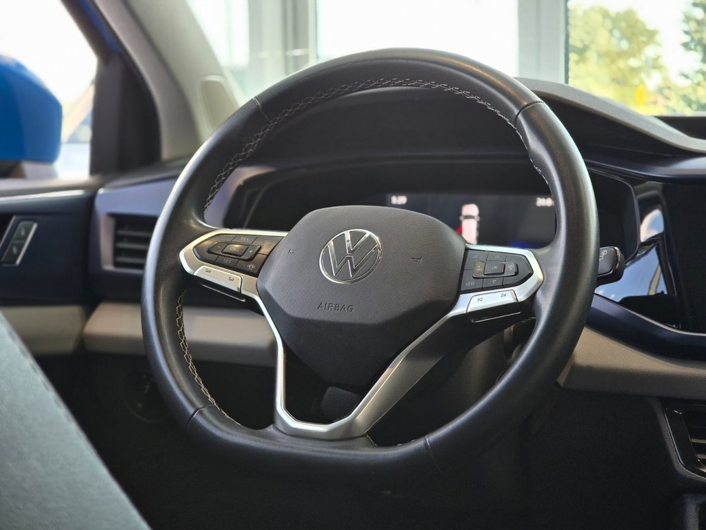 Volkswagen Taos Comfortline | TOIT PANO | CAMÉRA | CARPLAY I +++ 2022 à Laval, Québec - 12 - w1024h768px