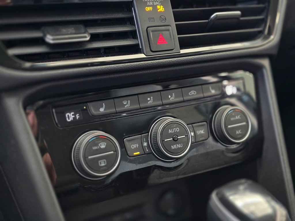 Volkswagen Taos Comfortline | TOIT PANO | CAMÉRA | CARPLAY I +++ 2022 à Laval, Québec - 17 - w1024h768px