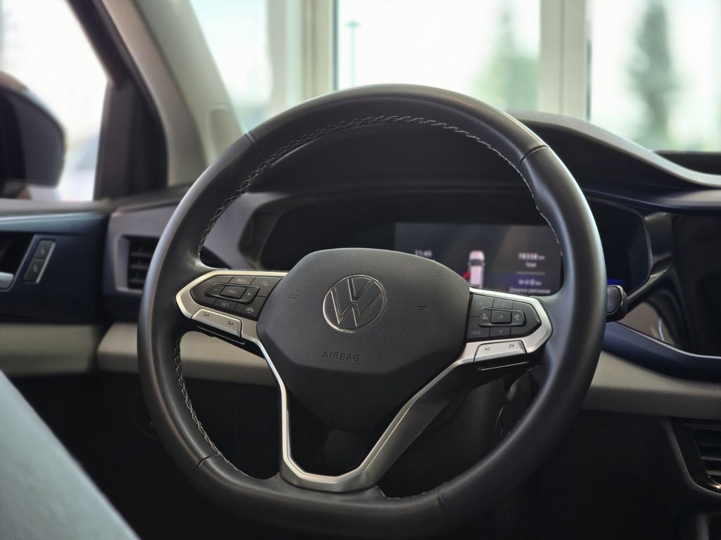 Volkswagen Taos Comfortline | TOIT PANO | CAMÉRA | CARPLAY I +++ 2022 à Laval, Québec - 12 - w1024h768px