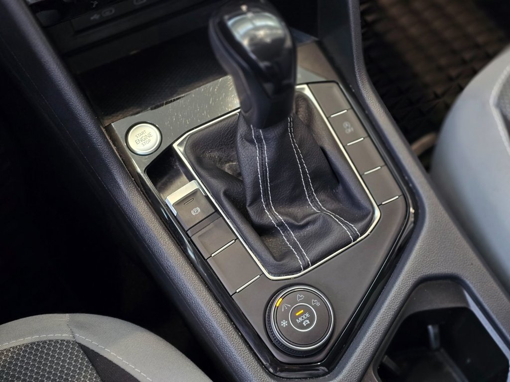 Volkswagen Taos Trendline 4motion | CARPLAY | CAMÉRA | BLUETOOTH 2023 à Laval, Québec - 15 - w1024h768px