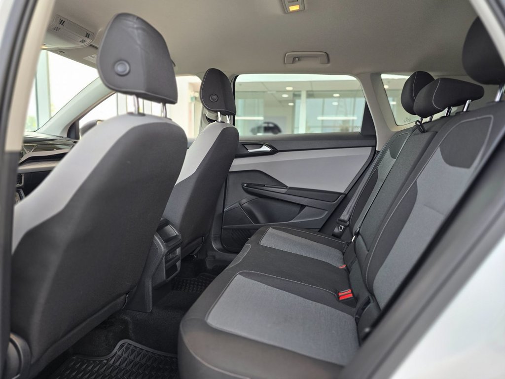 Volkswagen Taos Trendline 4motion | CARPLAY | CAMÉRA | BLUETOOTH 2023 à Laval, Québec - 9 - w1024h768px