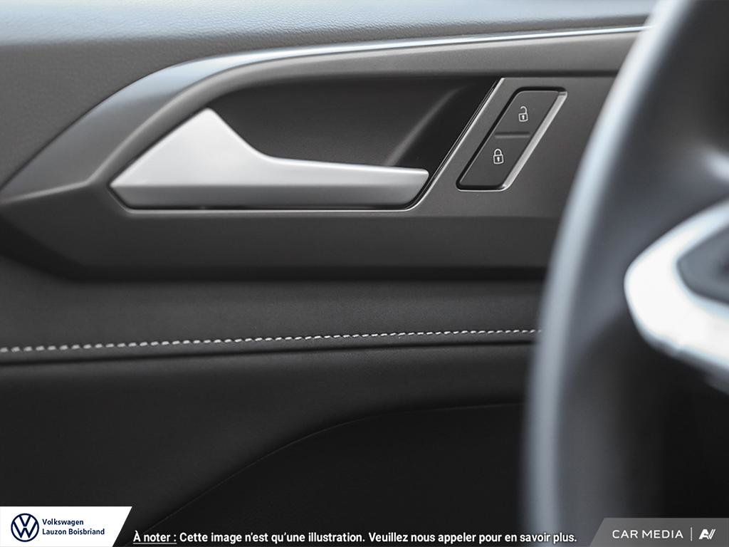 2025 Volkswagen Taos Comfortline Black Edition in Laval, Quebec - 14 - w1024h768px