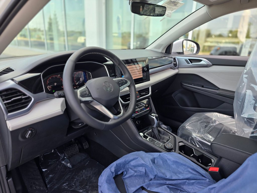 2025 Volkswagen Taos Highline in Laval, Quebec - 7 - w1024h768px