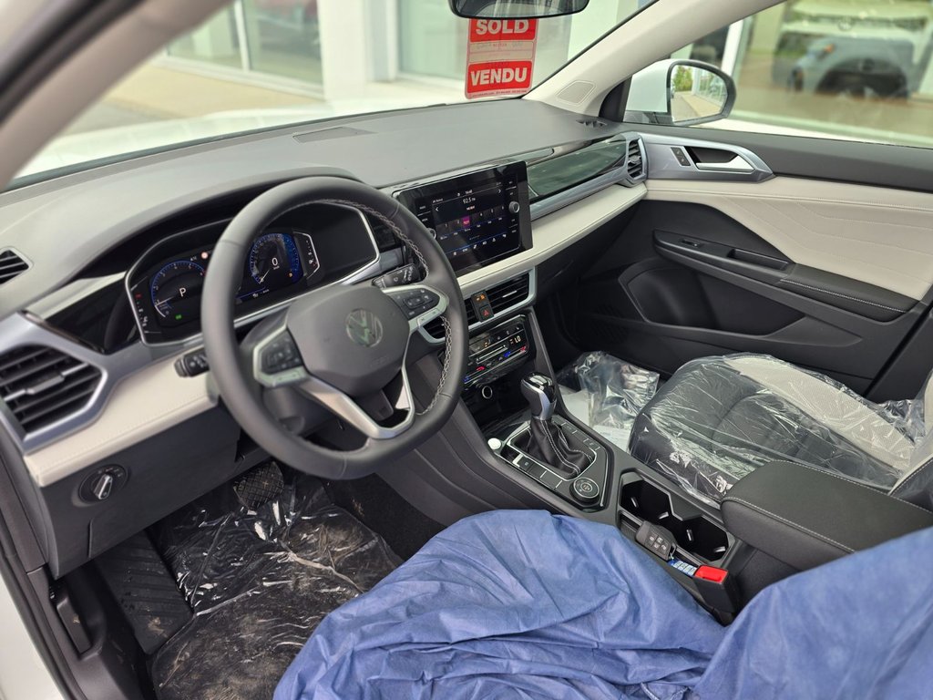 Volkswagen Taos Highline 4MOTION 2025 à Laval, Québec - 7 - w1024h768px