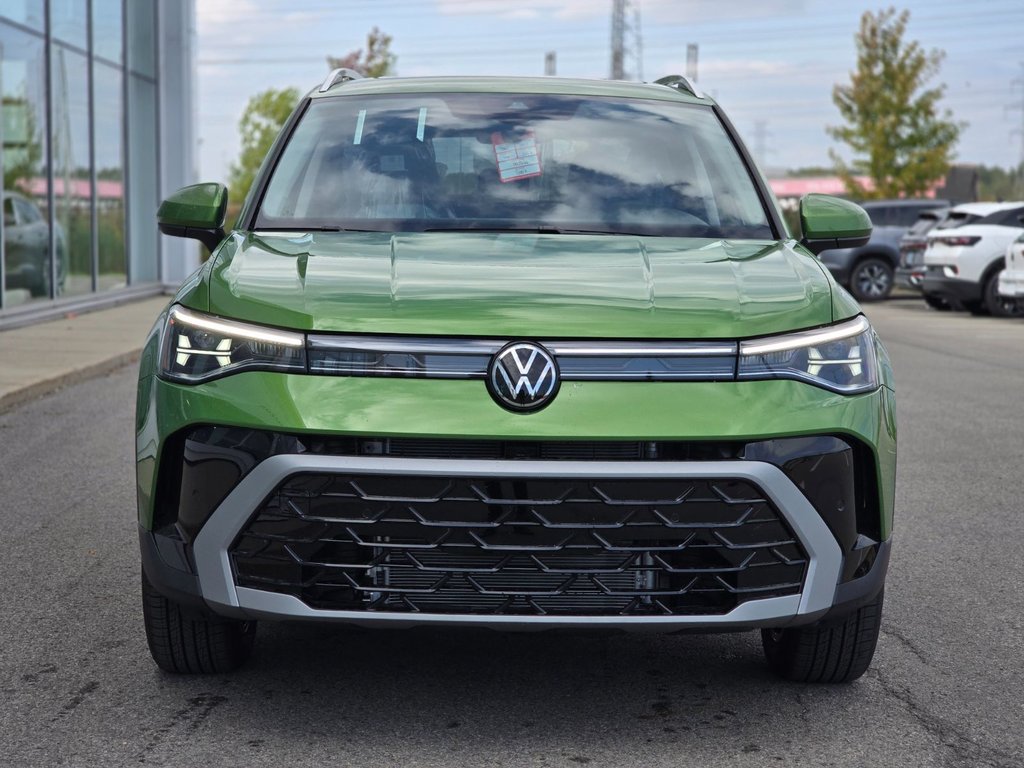 2026 Volkswagen Taos Highline 4MOTION in Laval, Quebec - 2 - w1024h768px