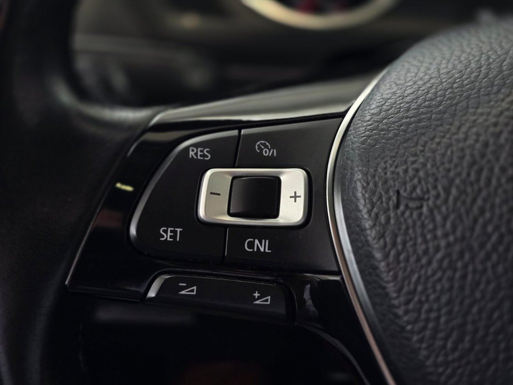 Volkswagen Tiguan Comfortline AWD | TOIT PANO | CUIR | NAV | CARPLAY 2018 à Laval, Québec - 14 - w1024h768px