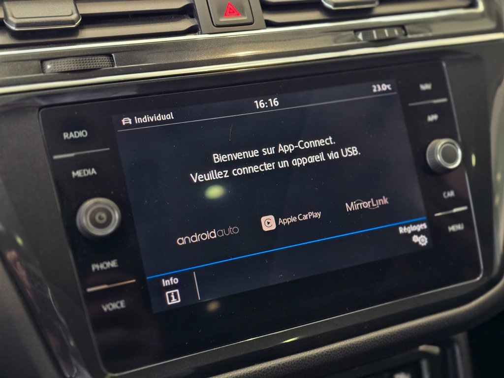 Volkswagen Tiguan Comfortline AWD | TOIT PANO | CUIR | NAV | CARPLAY 2018 à Laval, Québec - 19 - w1024h768px