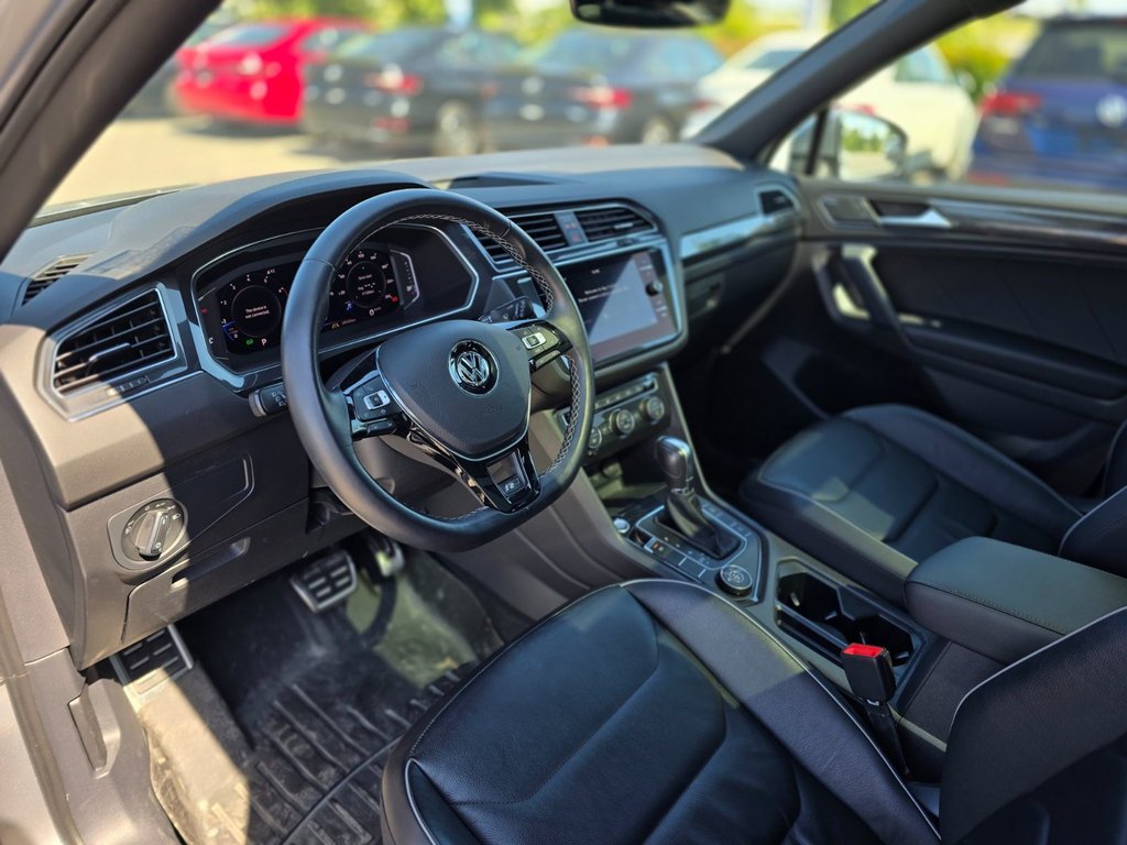 2019 Volkswagen Tiguan Highline R-LINE | TOIT PANO | CUIR | NAV | +++ in Laval, Quebec - 9 - w1024h768px