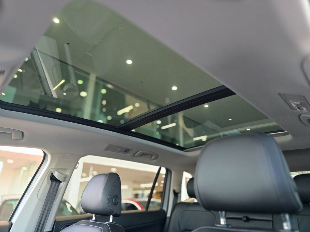 2019 Volkswagen Tiguan Highline | BAS KM | TOIT PANO | CUIR | NAV | +++ in Laval, Quebec - 17 - w1024h768px