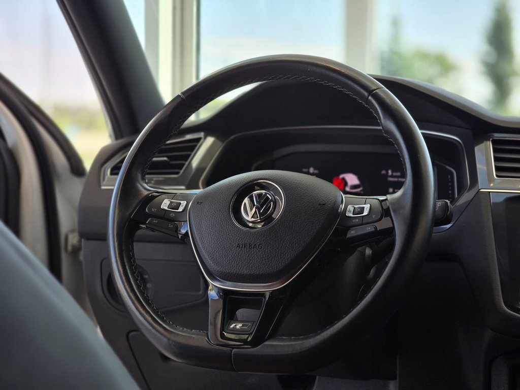 Volkswagen Tiguan Highline R-LINE | TOIT PANO | CUIR 2 TONS | NAV ++ 2020 à Laval, Québec - 12 - w1024h768px