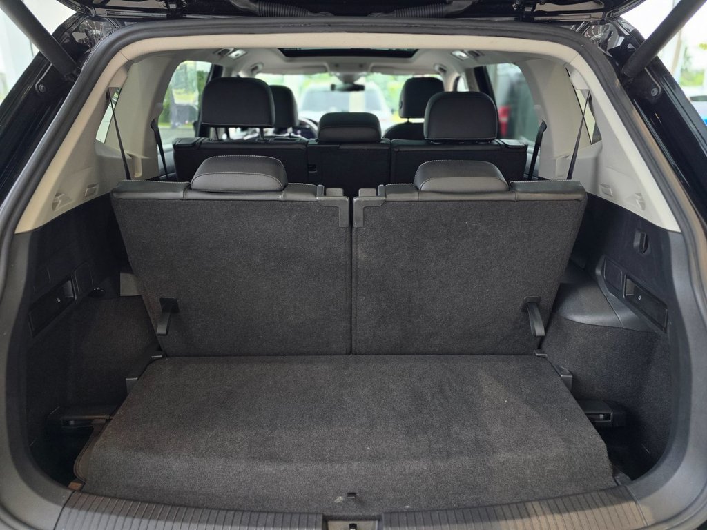 Volkswagen Tiguan Highline 7 PASSAGERS | PANO | NAV | CUIR | CARPLAY 2021 à Laval, Québec - 8 - w1024h768px