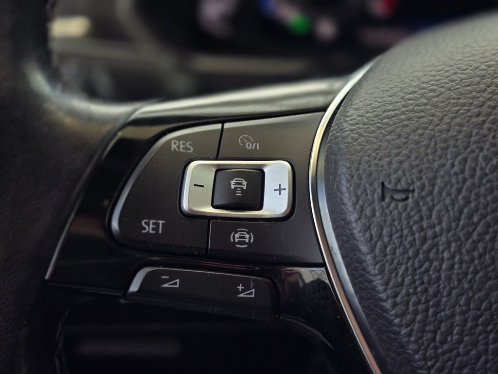 Volkswagen Tiguan Highline R-line DEMARREUR | TOIT PANO | NAV +++ 2021 à Laval, Québec - 14 - w1024h768px