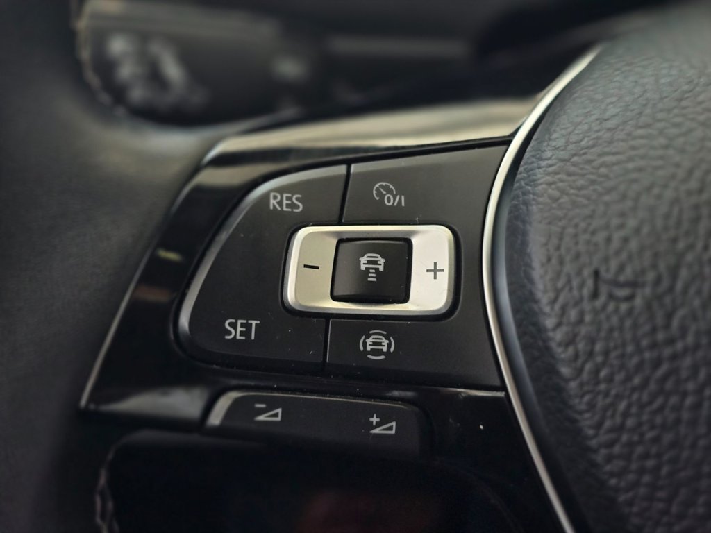 2021 Volkswagen Tiguan Highline | TOIT PANO | NAV | CUIR | CARPLAY | +++ in Laval, Quebec - 14 - w1024h768px