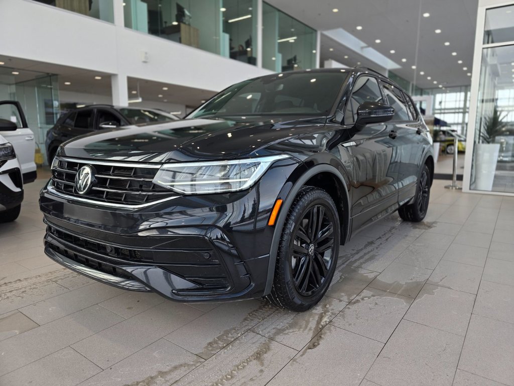 Volkswagen Tiguan Comfortline R-Line Black Edition PANO | CUIR | +++ 2022 à Laval, Québec - 4 - w1024h768px