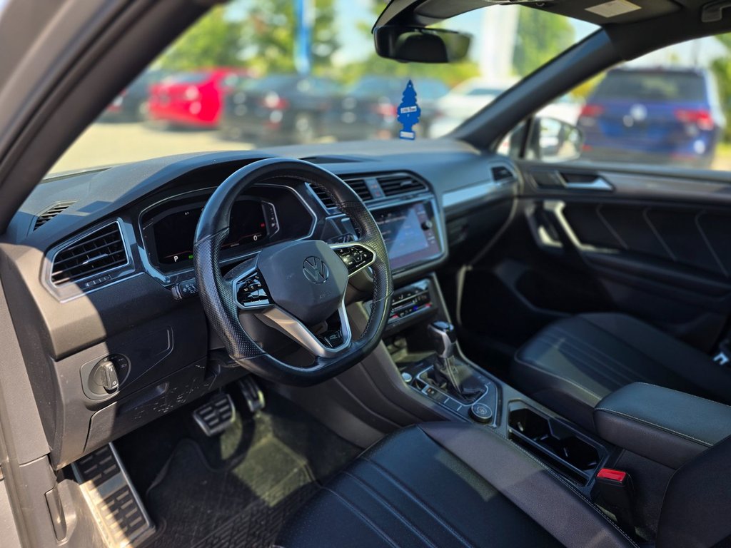 Volkswagen Tiguan Comfortline R-LINE | BLACK PACK | TOIT PANO | CUIR 2022 à Laval, Québec - 9 - w1024h768px