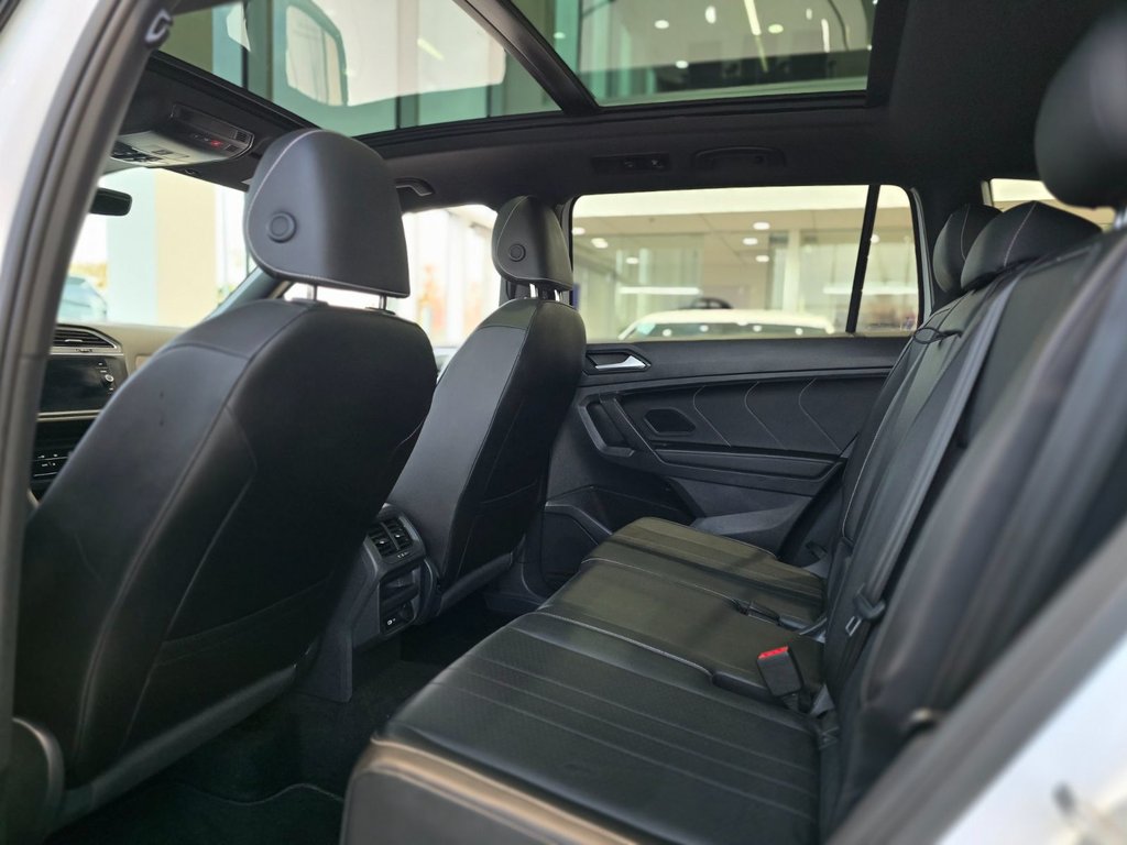 Volkswagen Tiguan Comfortline R-LINE | BLACK PACK | TOIT PANO | CUIR 2022 à Laval, Québec - 10 - w1024h768px