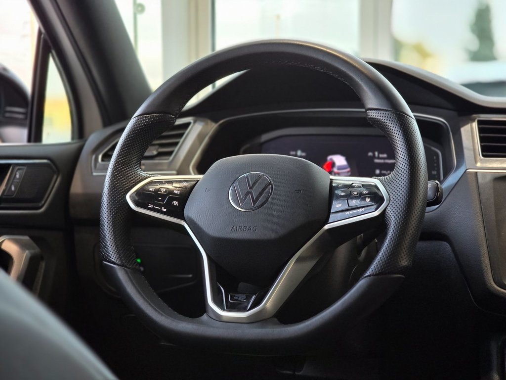 Volkswagen Tiguan Comfortline R-LINE | BLACK PACK | TOIT PANO | CUIR 2022 à Laval, Québec - 12 - w1024h768px