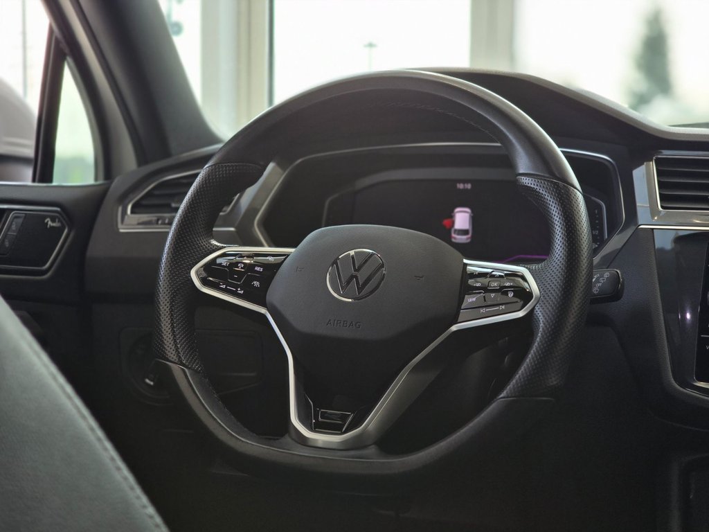 Volkswagen Tiguan Highline R-Line | NAVIGATION | CUIR | DÉMAREUR +++ 2023 à Laval, Québec - 13 - w1024h768px