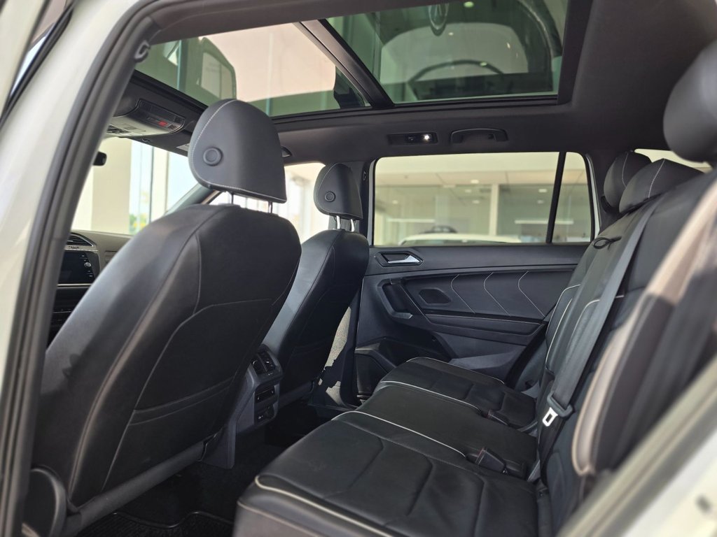 Volkswagen Tiguan Highline R-Line | NAVIGATION | CUIR | DÉMAREUR +++ 2023 à Laval, Québec - 10 - w1024h768px