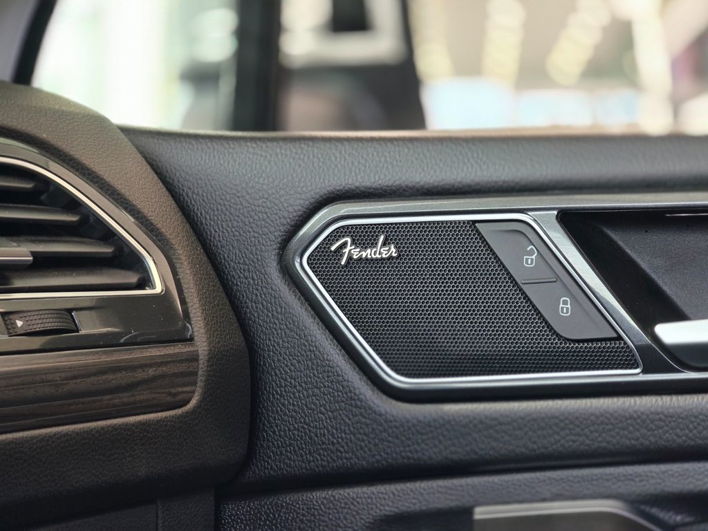 Volkswagen Tiguan Highline R-Line | NAVIGATION | CUIR | DÉMAREUR +++ 2023 à Laval, Québec - 20 - w1024h768px