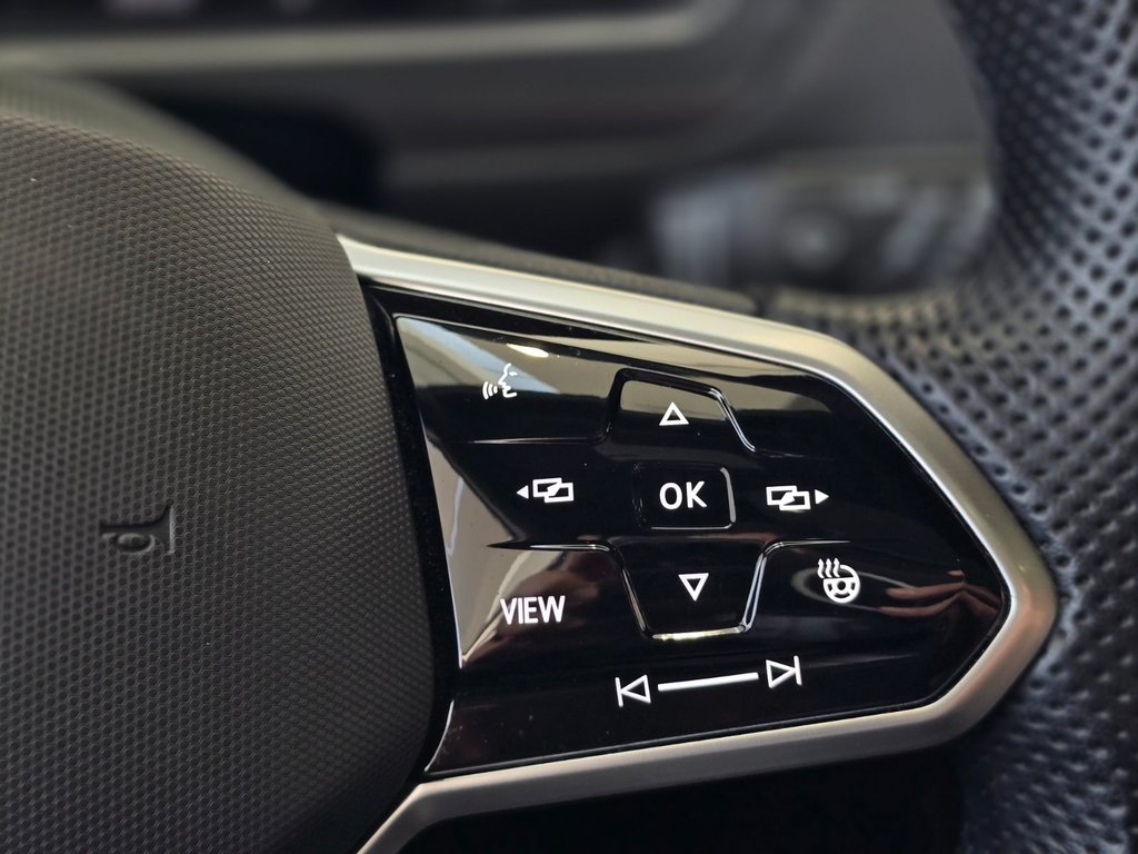Volkswagen Tiguan Highline R-Line | NAVIGATION | CUIR | DÉMAREUR +++ 2023 à Laval, Québec - 16 - w1024h768px