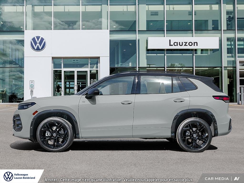 Volkswagen Tiguan Comfortline R-Line Black Edition 2025 à Laval, Québec - 3 - w1024h768px