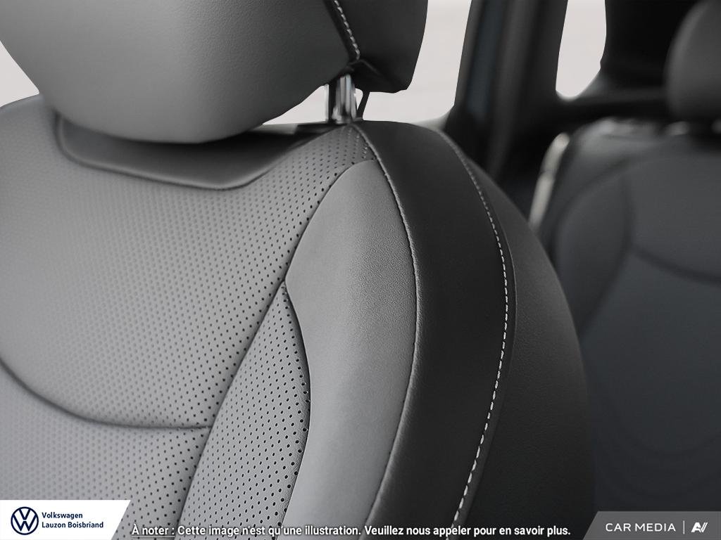 Volkswagen Tiguan Comfortline R-Line Black Edition 2025 à Laval, Québec - 15 - w1024h768px