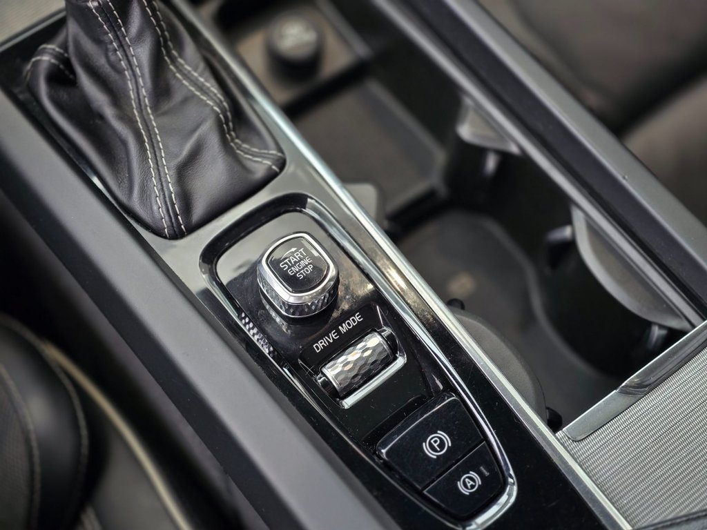 Volvo S60 T6 R-Design TOIT | CUIR | NAV | CARPLAY | AWD 2019 à Laval, Québec - 15 - w1024h768px