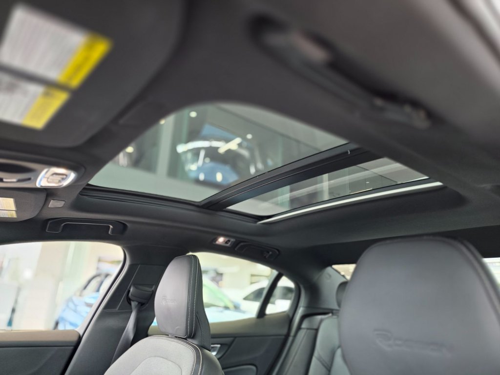 Volvo S60 T6 R-Design TOIT | CUIR | NAV | CARPLAY | AWD 2019 à Laval, Québec - 18 - w1024h768px