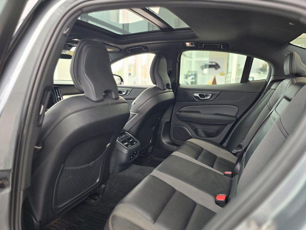 Volvo S60 T6 R-Design TOIT | CUIR | NAV | CARPLAY | AWD 2019 à Laval, Québec - 9 - w1024h768px