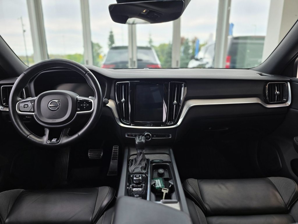 Volvo S60 T6 R-Design TOIT | CUIR | NAV | CARPLAY | AWD 2019 à Laval, Québec - 10 - w1024h768px