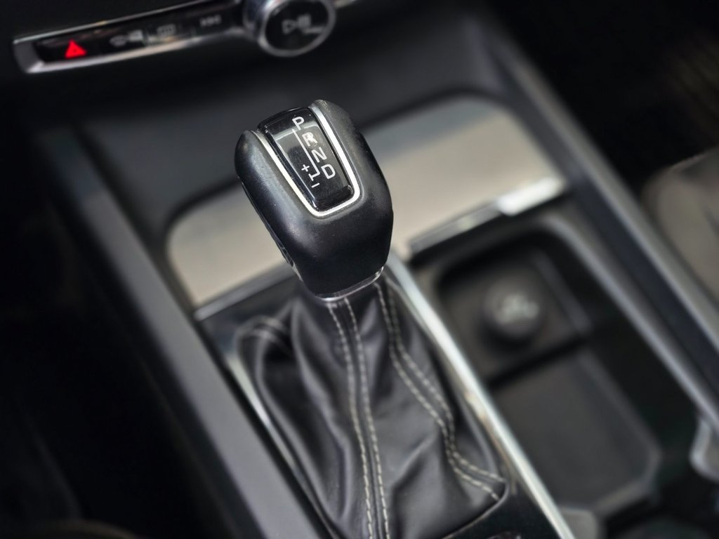 Volvo S60 T6 R-Design TOIT | CUIR | NAV | CARPLAY | AWD 2019 à Laval, Québec - 16 - w1024h768px