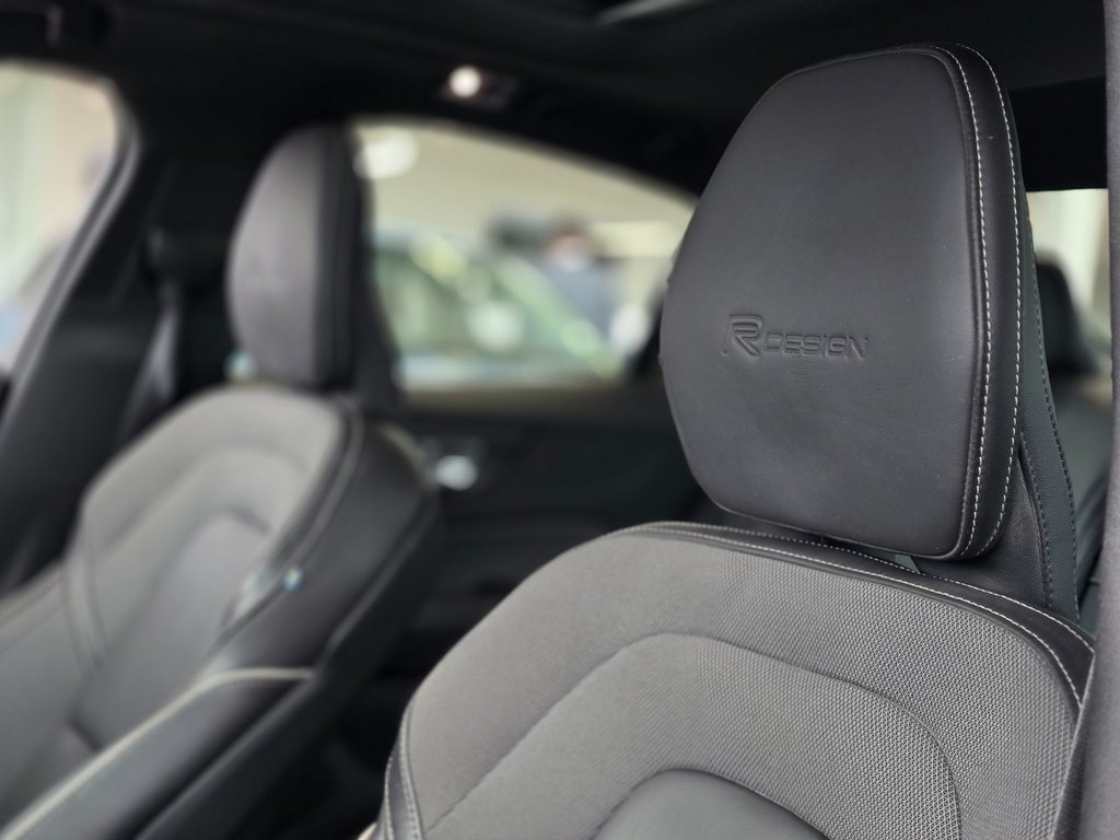 Volvo S60 T6 R-Design TOIT | CUIR | NAV | CARPLAY | AWD 2019 à Laval, Québec - 19 - w1024h768px