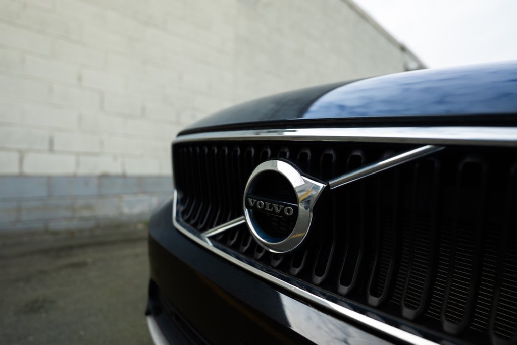 2021 Volvo XC40 Momentum-2
