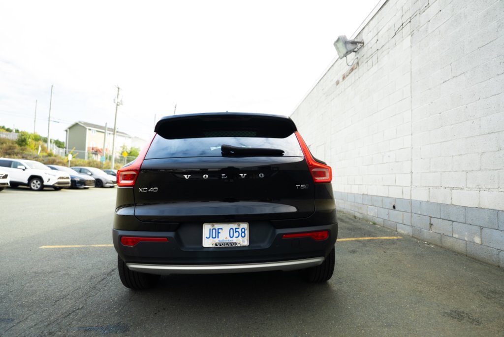 2021 Volvo XC40 Momentum-5