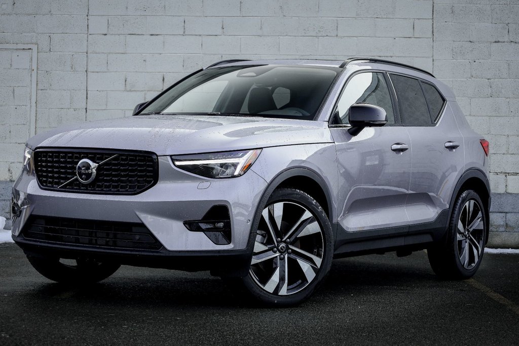 2026 Volvo XC40 Plus (Dark Theme)-2
