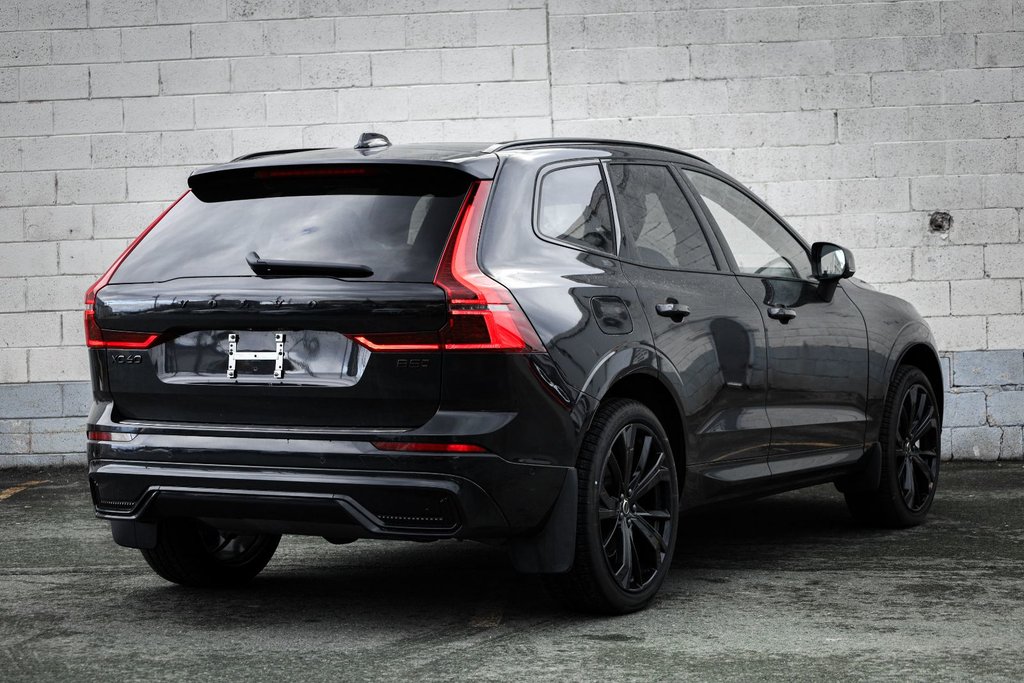 2026 Volvo XC60 Plug-in hybrid Ultra Black Edition-6