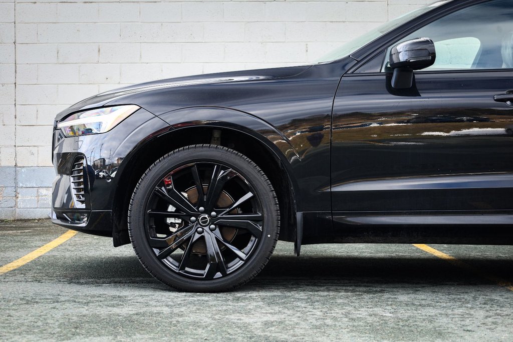 2026 Volvo XC60 Plug-in hybrid Ultra Black Edition-1