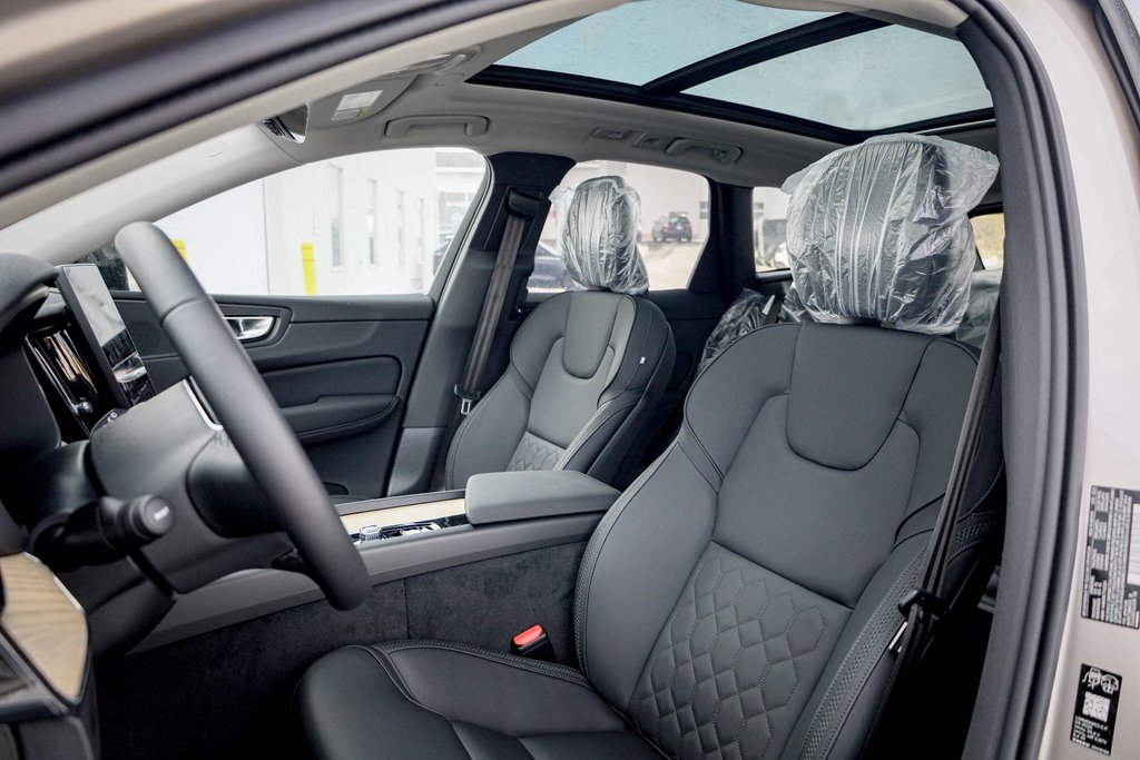 2026 Volvo XC60 Plus-4