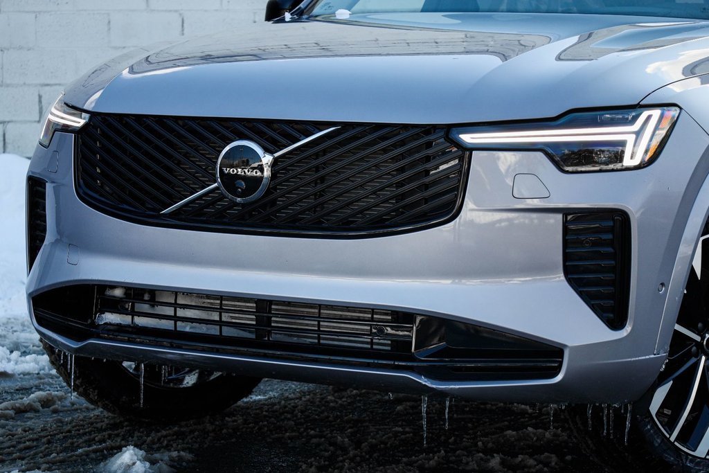 2026 Volvo XC90 Plug-in hybrid Ultra 7-Seater (Dark Theme)-3