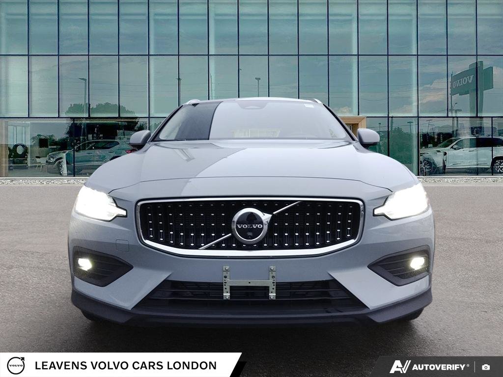 2026 Volvo V60 CROSS COUNTRY ULTRA-1