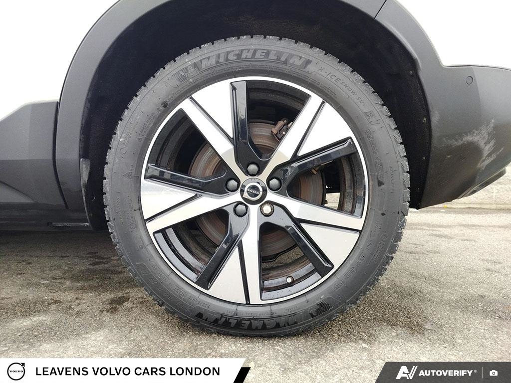 2022 Volvo XC40 RECHARGE PURE ELECTRIC PLUS-5