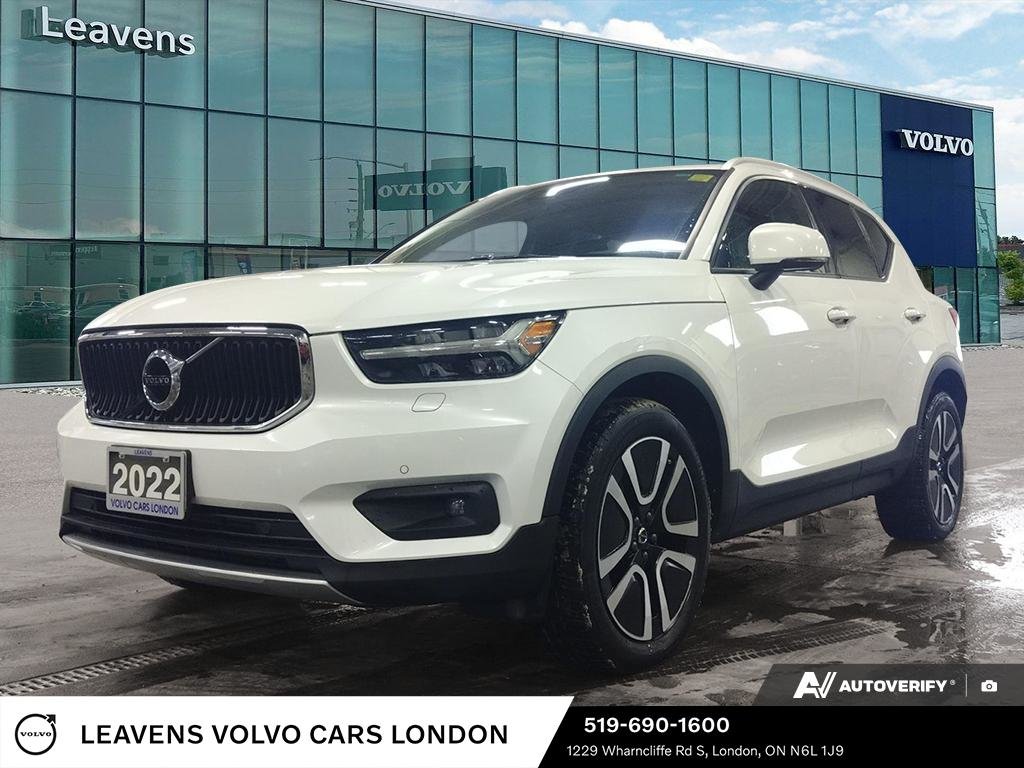 2022 Volvo XC40 MOMENTUM-0