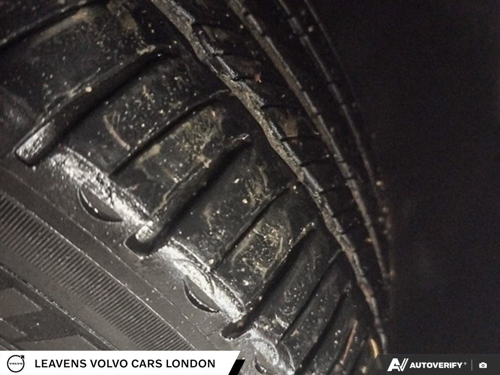 2022 Volvo XC40 MOMENTUM-6