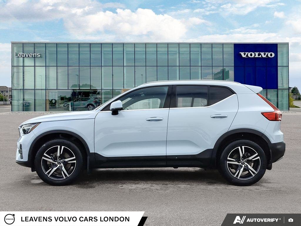 2024 Volvo XC40 UNKNOWN-2