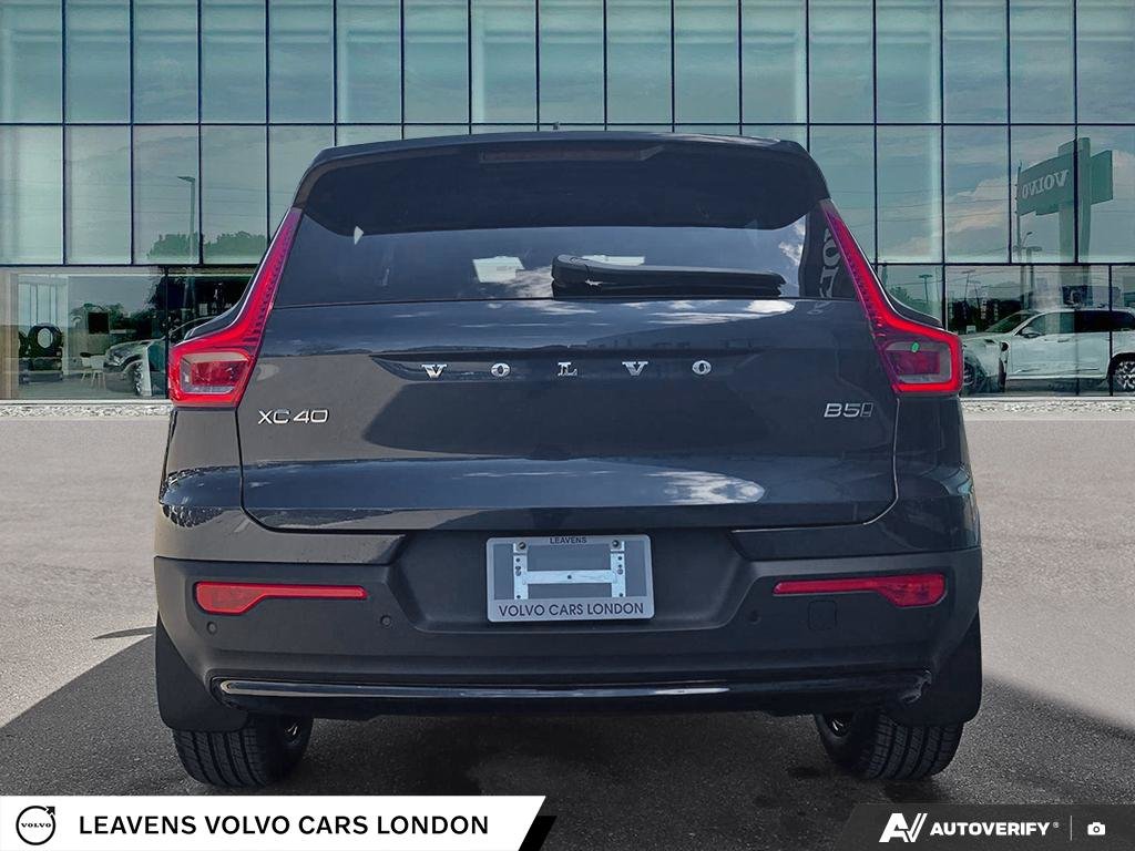 2026 Volvo XC40 CORE DARK THEME-4